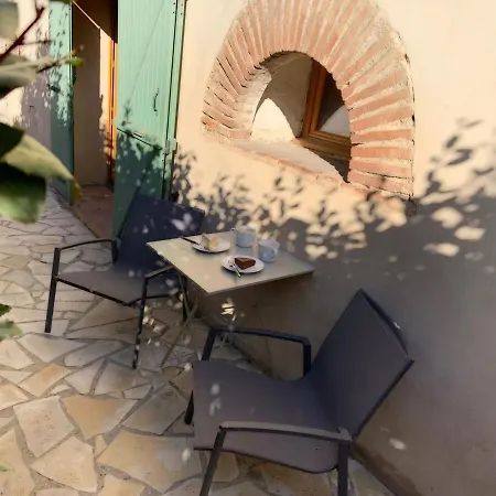 Beautiful Spacious House & Courtyard Bbq Vakantiehuis *