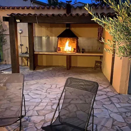 Beautiful Spacious House & Courtyard Bbq Vakantiehuis
