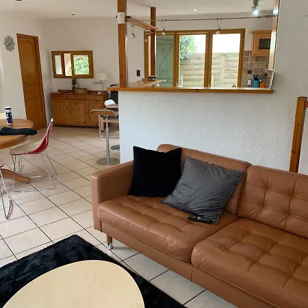 Beautiful Spacious House & Courtyard Bbq *