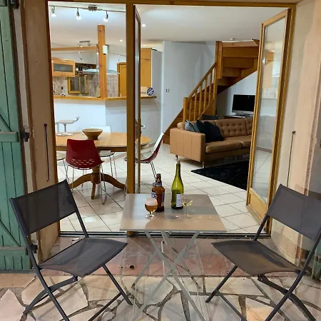 Beautiful Spacious House & Courtyard Bbq *